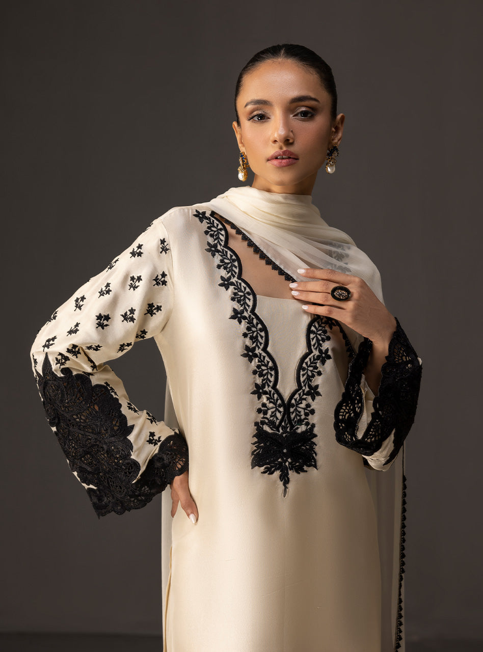 Ivory Noir silk unstitched by Zainab Chottani 3pc (3184)