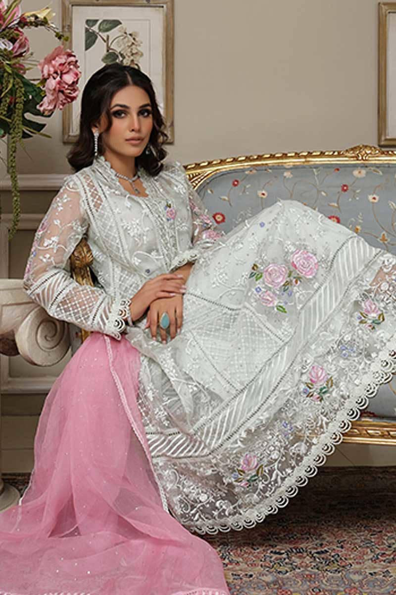 HEAVY EMBROIDERED LAWN 3PC